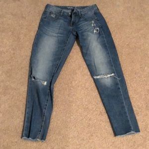 Distressed Boyfriend Crop Jeans